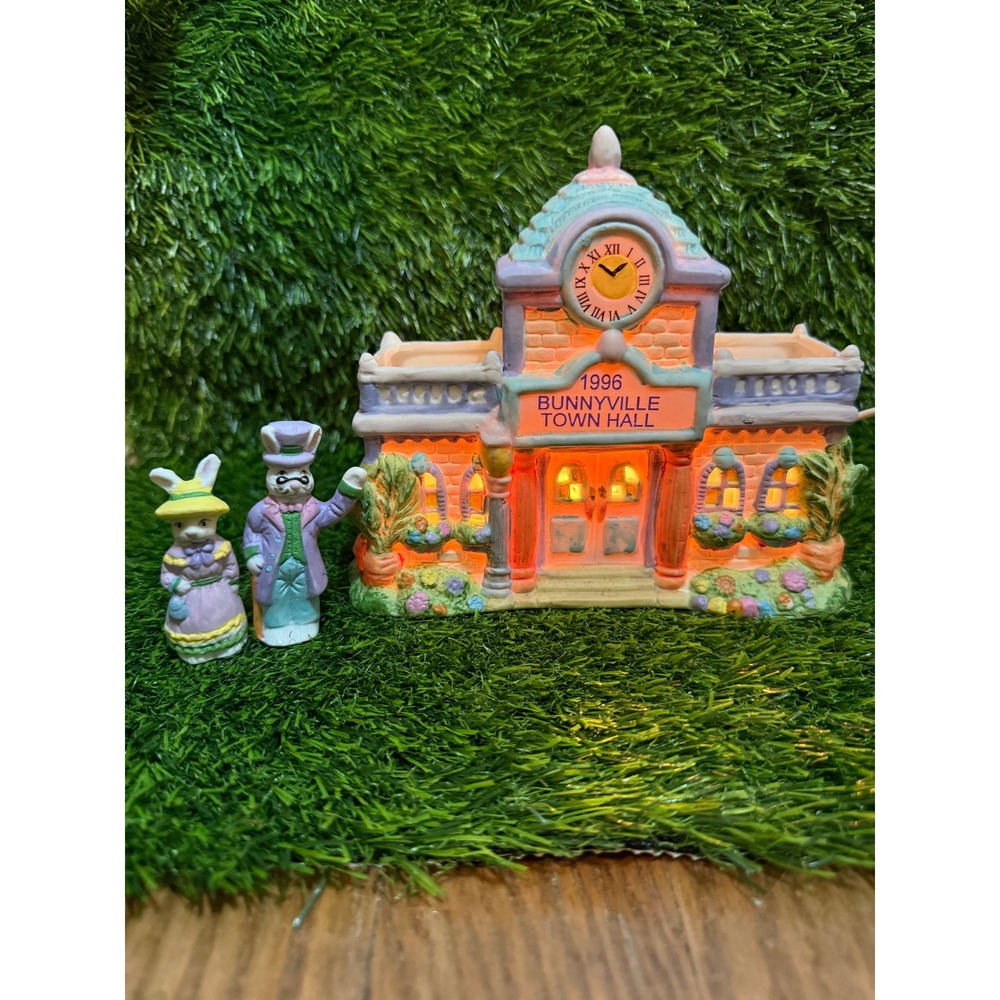Vintage 1996 Bunnyville Town Hall Lighted Easter Village w/ Figurines